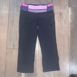 Lululemon Cropped Yoga Pants Leggings Capris Black Pink Size 4
